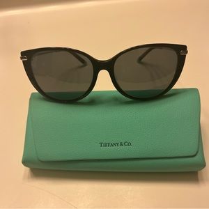 TIFFANY & Co Black cat eye sunglasses TF4178.
